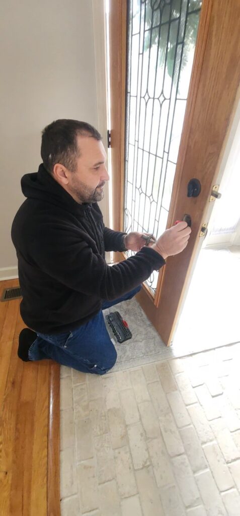 Front door lock and handle installation in Chicago